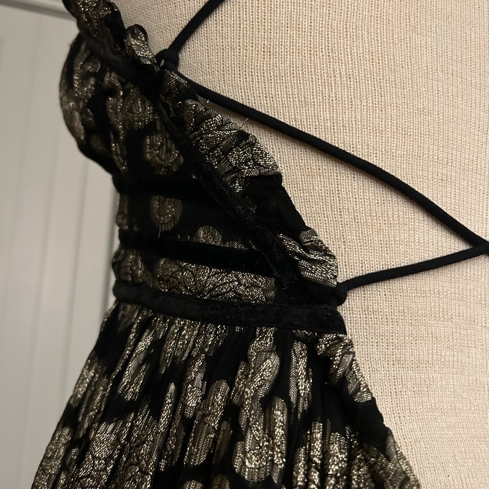 Free People - Black and Gold Charlie
Bustier Metallic Casual Maxi Dress - Picture 9 of 11
